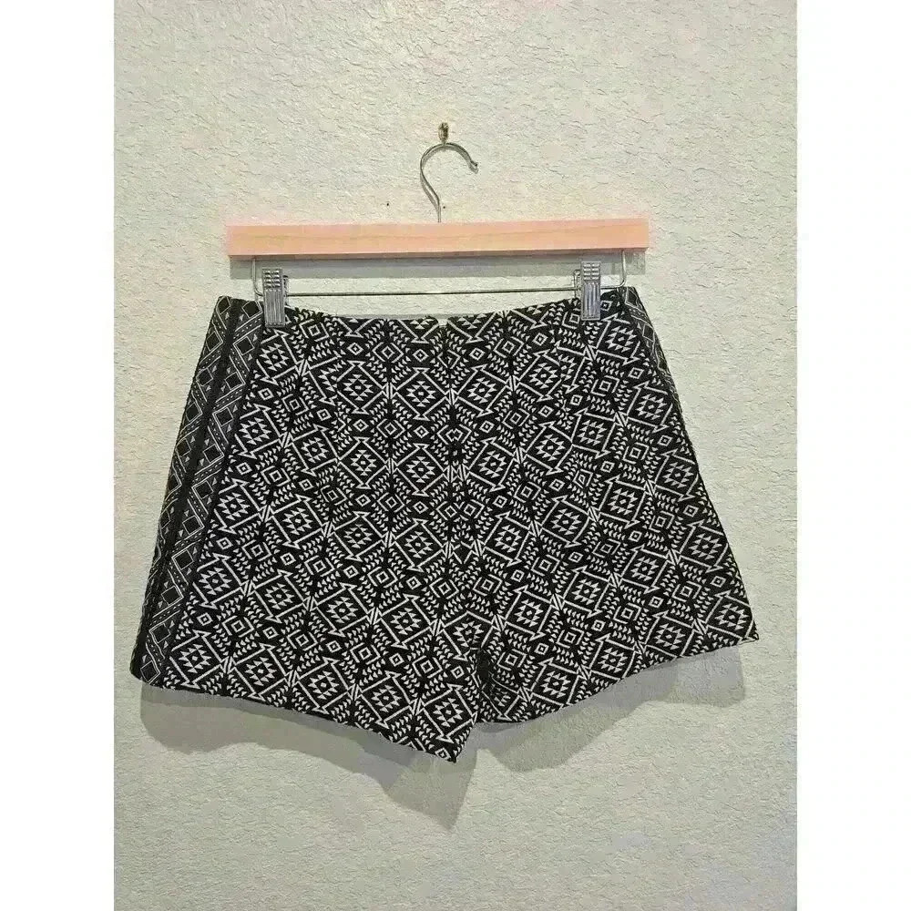 Ecote High Rise Shorts Black Aztec Urban Outfitters Festival Size 6 - Picture 2 of 4